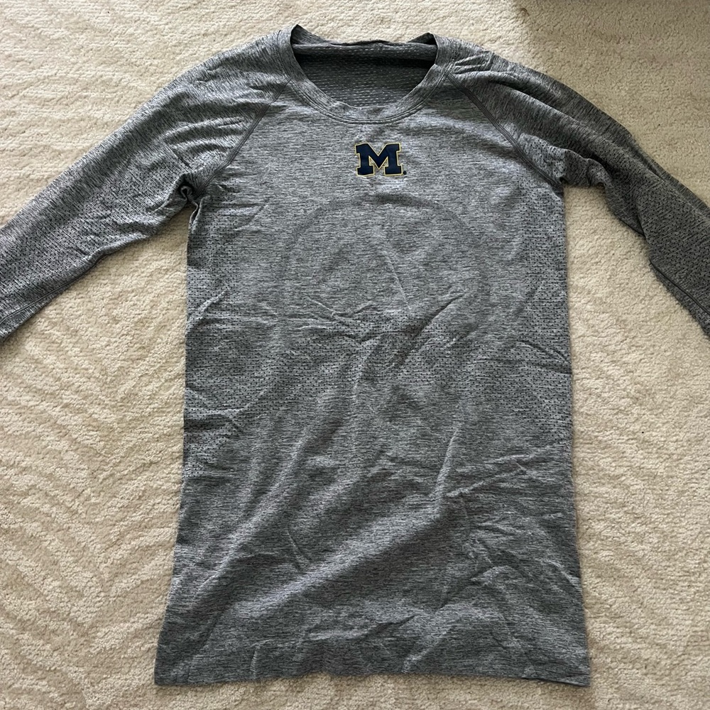 Lululemon long sleeve swiftly university of Michigan